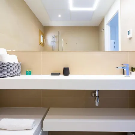 Intempo & By Leo 아파트