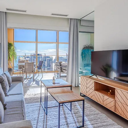 Intempo & By Leo 아파트