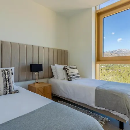 아파트 Intempo & By Leo *