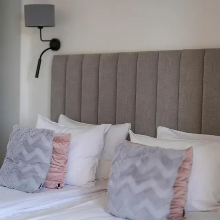 아파트 Intempo & By Leo *