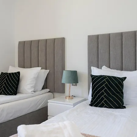 아파트 Intempo & By Leo *