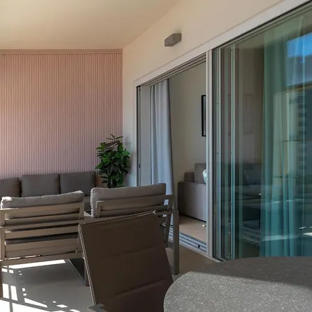 Intempo & By Leo 아파트