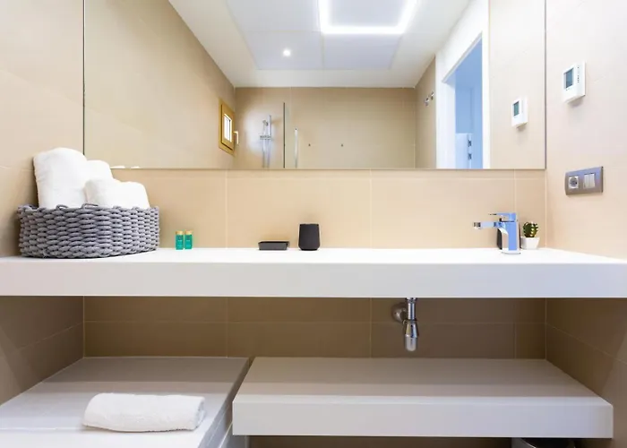 Intempo & By Leo Apartment