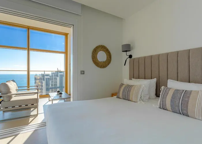Intempo & By Leo Apartment *